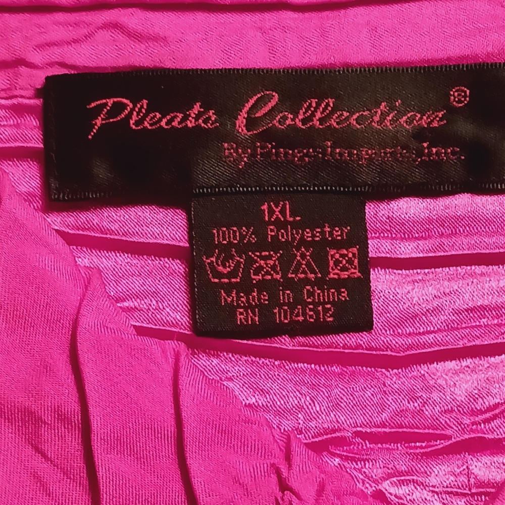 Pleats Collection button front blouse. - Picture 3 of 3